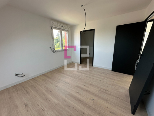 
Maison Sinceny 6 pièce(s) 130 m2
