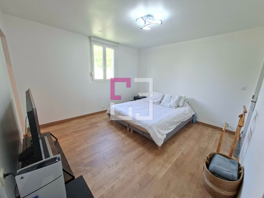 
Maison Housset 6 pièce(s) 180 m2
