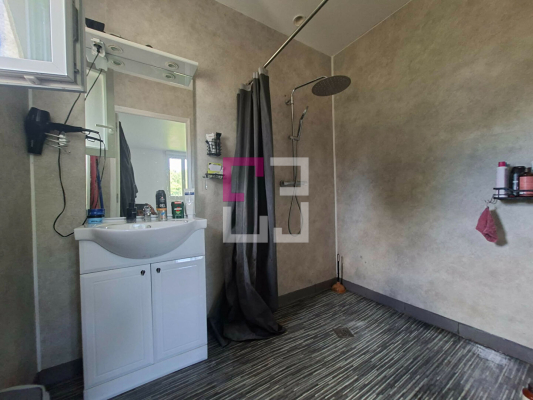 
Maison Housset 6 pièce(s) 180 m2
