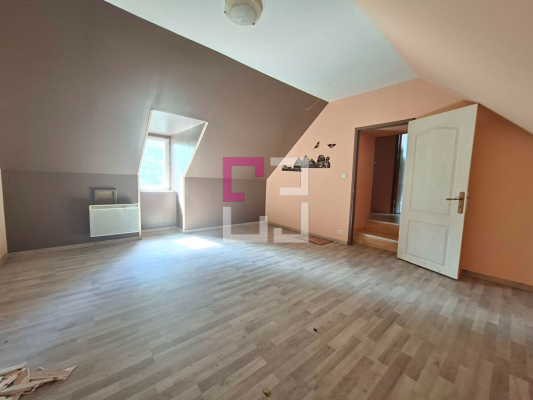 
Maison Housset 6 pièce(s) 180 m2
