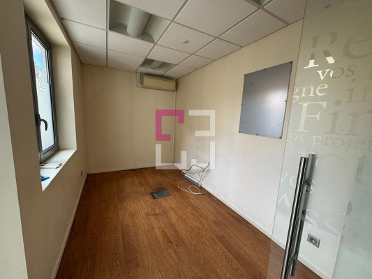 
Immeuble Nesle 7 pièce(s) 110 m2
