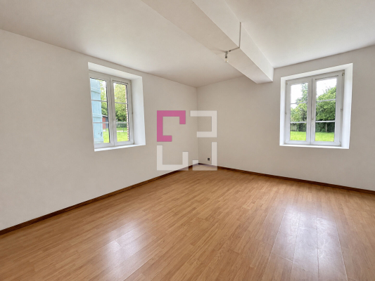 
Maison Housset 2 pièce(s) 80.5 m2
