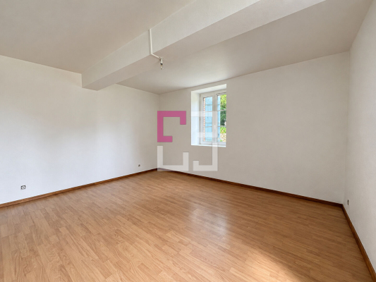 
Maison Housset 2 pièce(s) 80.5 m2
