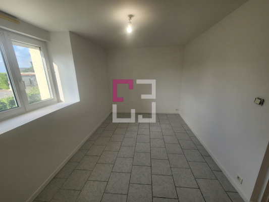 
Appartement en rez de chaussée à CHAUNY
