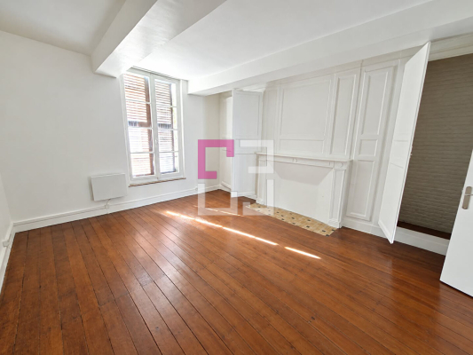 
Immeuble Vervins 3 pièce(s) 128 m2
