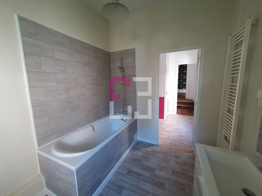 
Maison Saint Quentin 10 pièce(s) 230 m2
