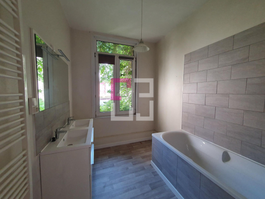 
Maison Saint Quentin 10 pièce(s) 230 m2
