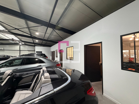 
Local commercial Bureaux,garage,multiservice,divers Viry Noureuil 6 pièce(s) 3021 m2
