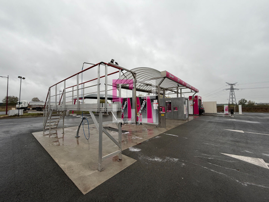 
Local commercial Bureaux,garage,multiservice,divers Viry Noureuil 6 pièce(s) 3021 m2
