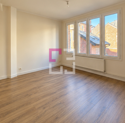 
Appartement Deuxième étage - 2 pièces 35.68m²  - HYPER CENTRE VILLE NOYON
