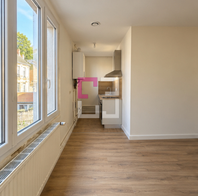
Appartement Deuxième étage - 2 pièces 35.68m²  - HYPER CENTRE VILLE NOYON
