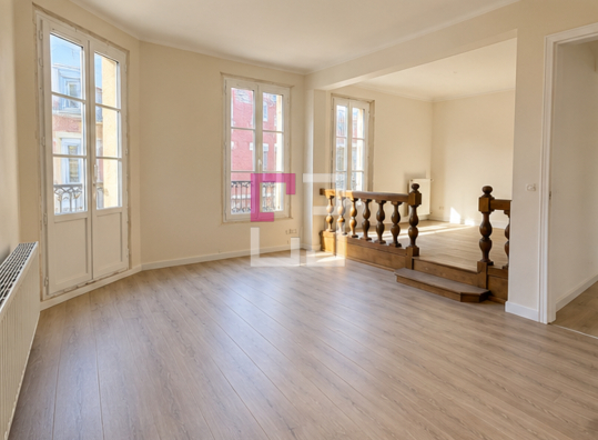 
Appartement Premier Etage - 4 pièces 87.1m²  - HYPER CENTRE VILLE NOYON
