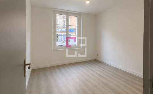
Appartement Rez de Chaussée - 2 pièces 28.78m²  - HYPER CENTRE VILLE NOYON

