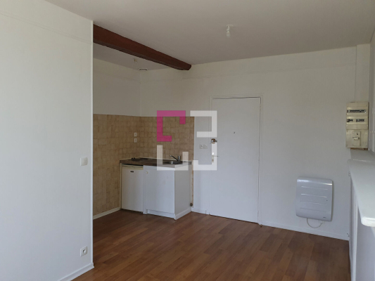 
Appartement Crepy 2 pièce(s)
