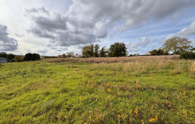 
Beau terrain à bâtir  3 500 m²  SERMAIZE (60)
