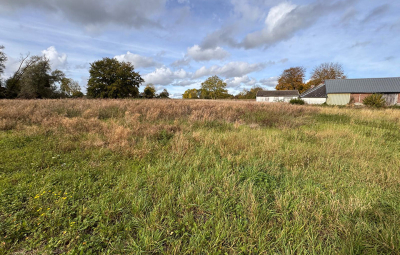 
Beau terrain à bâtir  de 3 500 m² sur SERMAIZE (60)
