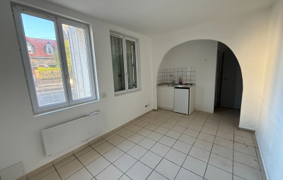
A louer appartement type F2 02800 La Fere
