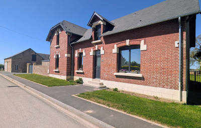 
propriété avec diverses dépendances à 5mn de Ham
