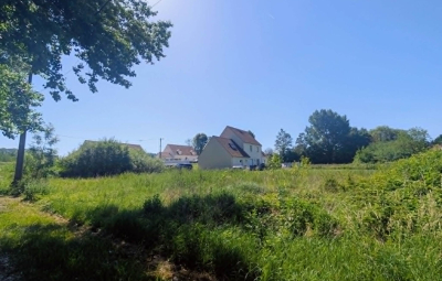 
Terrain constructible non viabilisé de  1125 m² à 3mn de Lassigny
