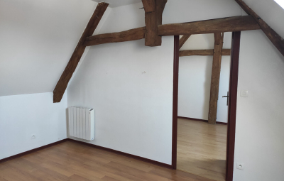 
CREPY EN LAONNOIS. IMMEUBLE DE 7 LOTS avec parking
