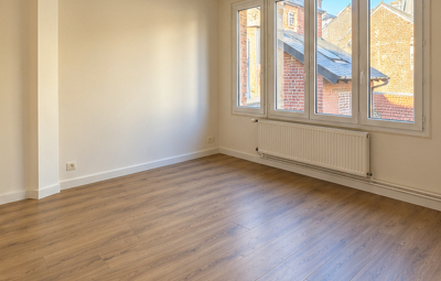 
Appartement Deuxième étage - 2 pièces 35.68m²  - HYPER CENTRE VILLE NOYON
