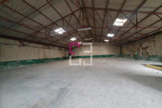 
Local commercial Mont D Origny 2 pièce(s) 450 m2
