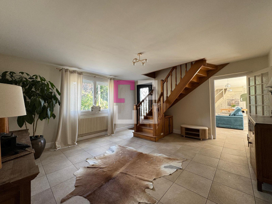 
Maison Offoy 7 pièce(s) 243 m2
