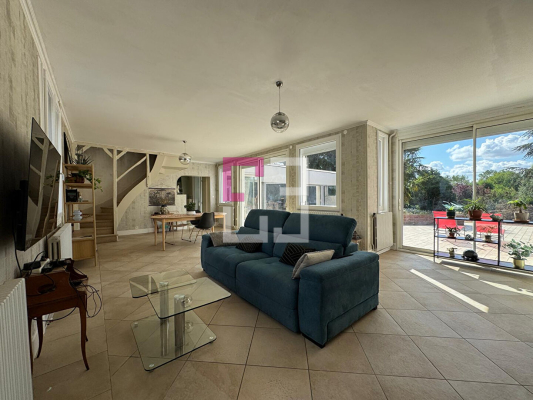 
Maison Offoy 7 pièce(s) 243 m2
