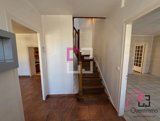 
# Maison de caractère de 249 m² ? 8 pièces ? Fismes
