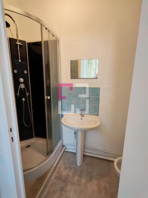 
LAON QUARTIER DE VAUX. STUDIO. REF LR LR
