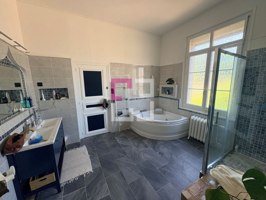 
Maison Mont D Origny 15 pièce(s) 353 m2
