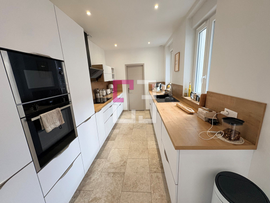 
Maison Saint Quentin 8 pièce(s) 252 m2
