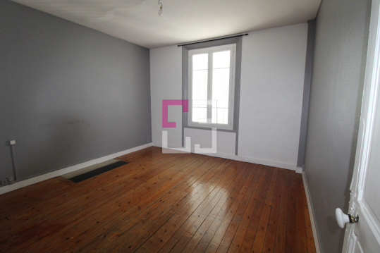 
Immeuble Noyon 7 pièce(s)
