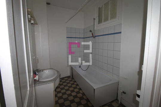 
Immeuble Noyon 7 pièce(s)
