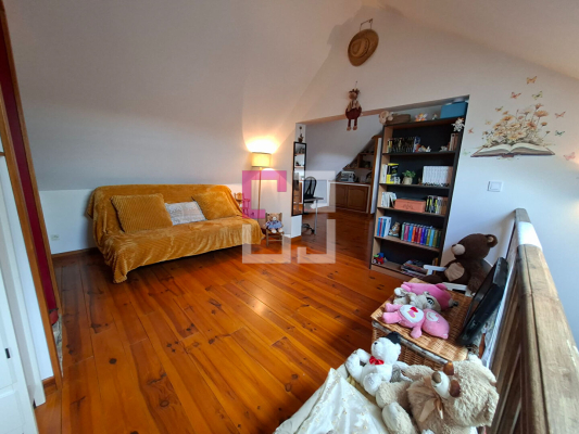 
Maison St Gobert 7 pièce(s) 194.56 m2
