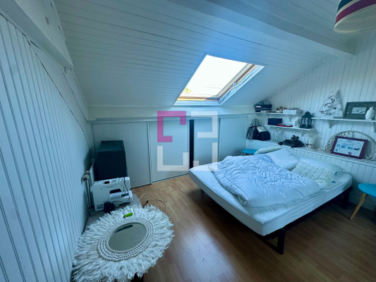 
Maison 9 pièce(s)  Village Proche HAM 227.88 m2

