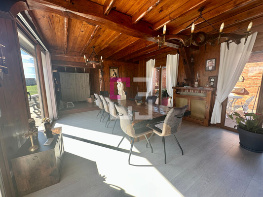 
Maison 9 pièce(s)  Village Proche HAM 227.88 m2
