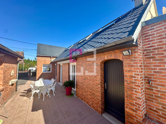 
Maison 9 pièce(s)  Village Proche HAM 227.88 m2
